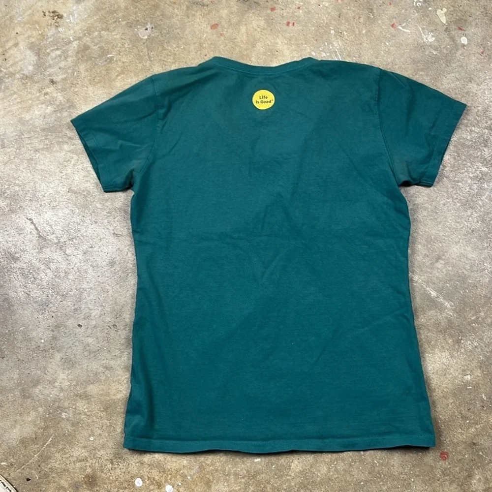 Life Is Good Green V-Neck Short Sleeve Tee
Size: Medium - Picture 5 of 8